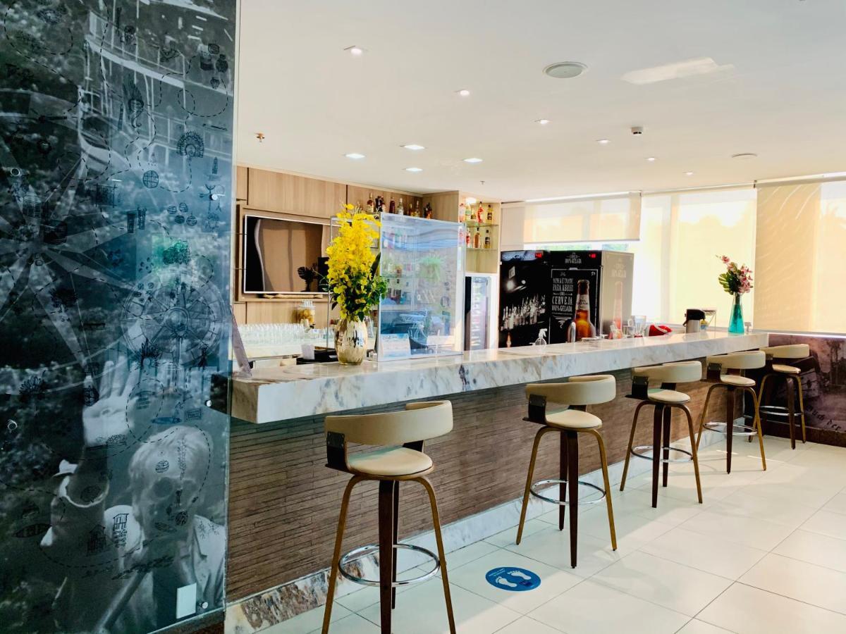 Hotel Tryp By Wyndham 4*